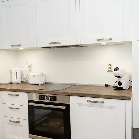 Stylish 1br Steps From Sea Garden I Διαμέρισμα *