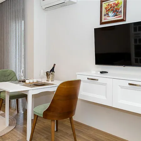 Διαμέρισμα Stylish 1br Steps From Sea Garden I *