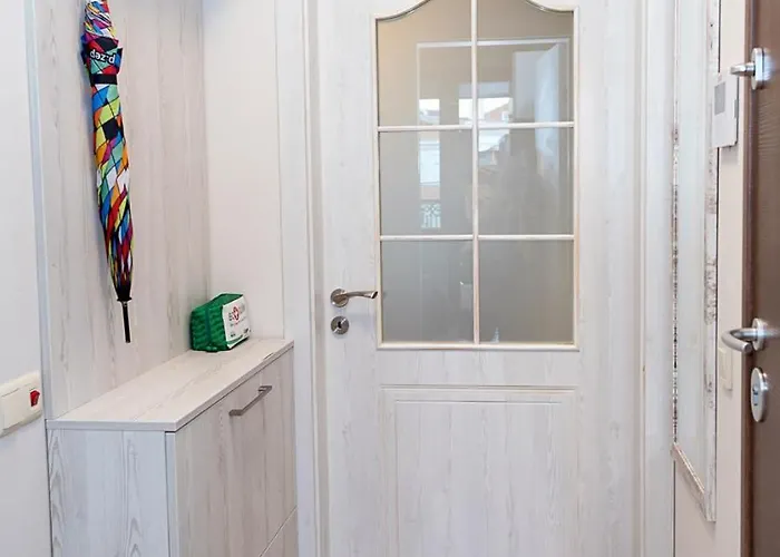 Апартаменты Stylish 1br Steps From Sea Garden I By Flat Mаnager