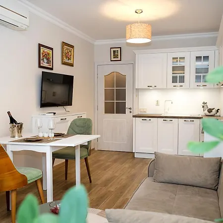 Stylish 1br Steps From Sea Garden I Apartment Varna