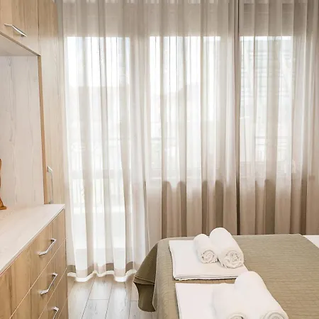 Stylish 1br Steps From Sea Garden I By Flat Mаnager