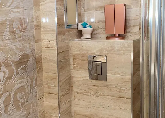 Apartment Stylish 1br Steps From Sea Garden I By Flat Mаnager Warna