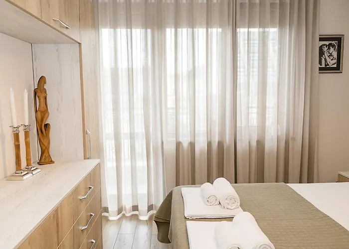 Stylish 1br Steps From Sea Garden I By Flat Mаnager